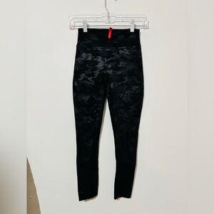 SPANX Black Camouflage Leggings 21”